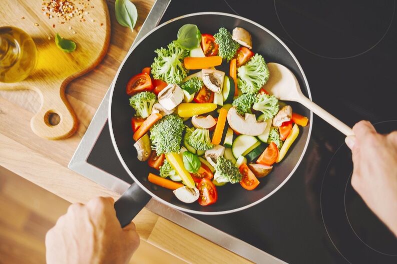 preparing diet food for weight loss